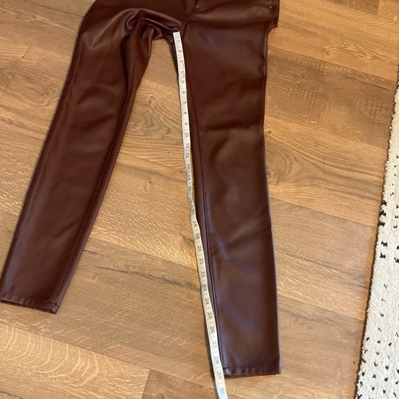 Blank NYC burgundy vegan leather slim fit, mid rise jeans, 26 - Picture 6 of 7